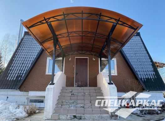 Навес из поликарбоната над входом в дом №46 - фото 1418