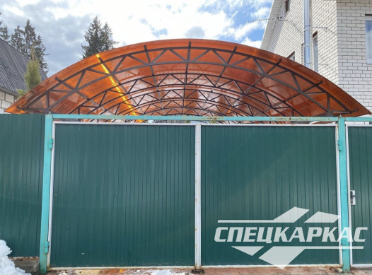 Навес из поликарбоната для автомобилей на даче №42 - фото 1385
