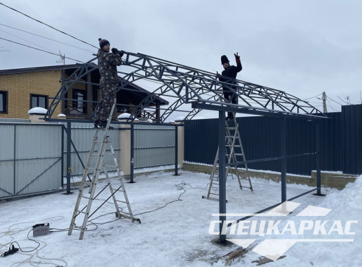 Навес из поликарбоната 6х6 для авто с закрытой боковой стенкой №53 - фото 1482